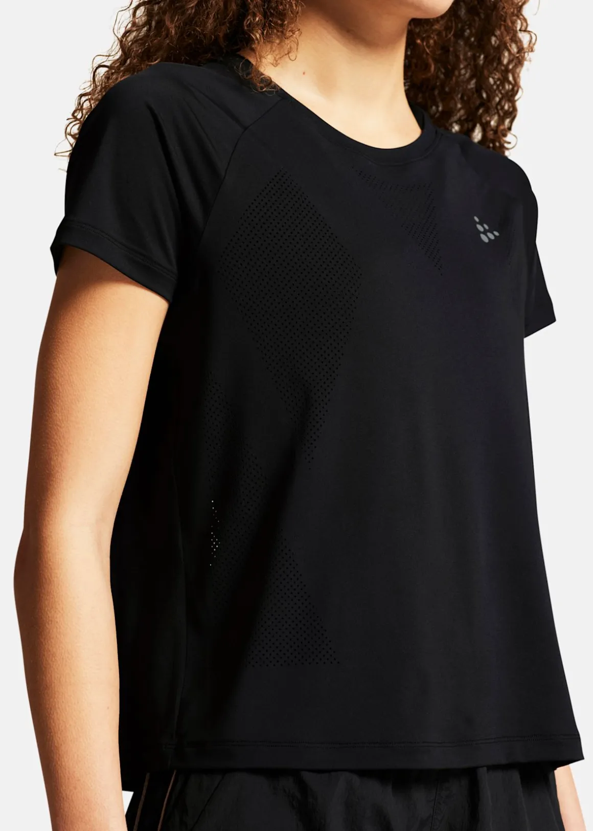 ADV TONE PERFORATED TEE W