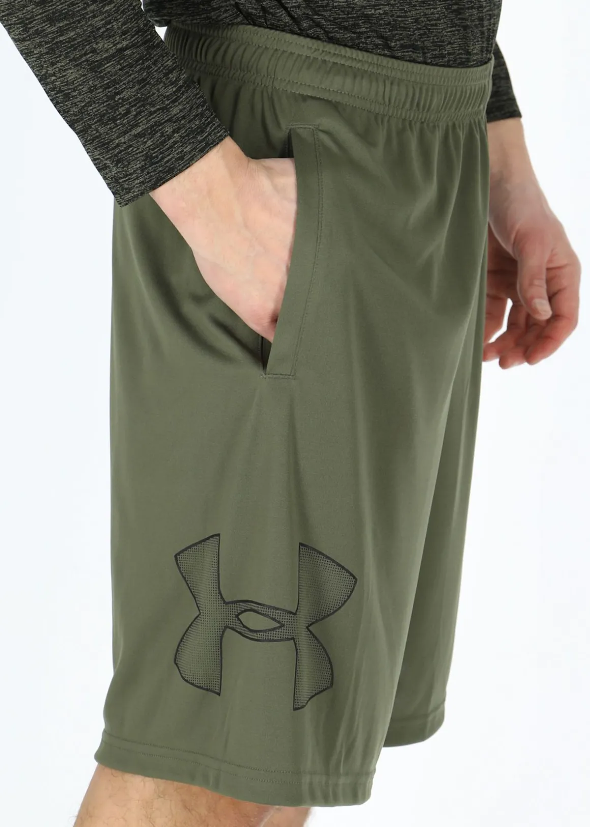 UA TECH GRAPHIC SHORT